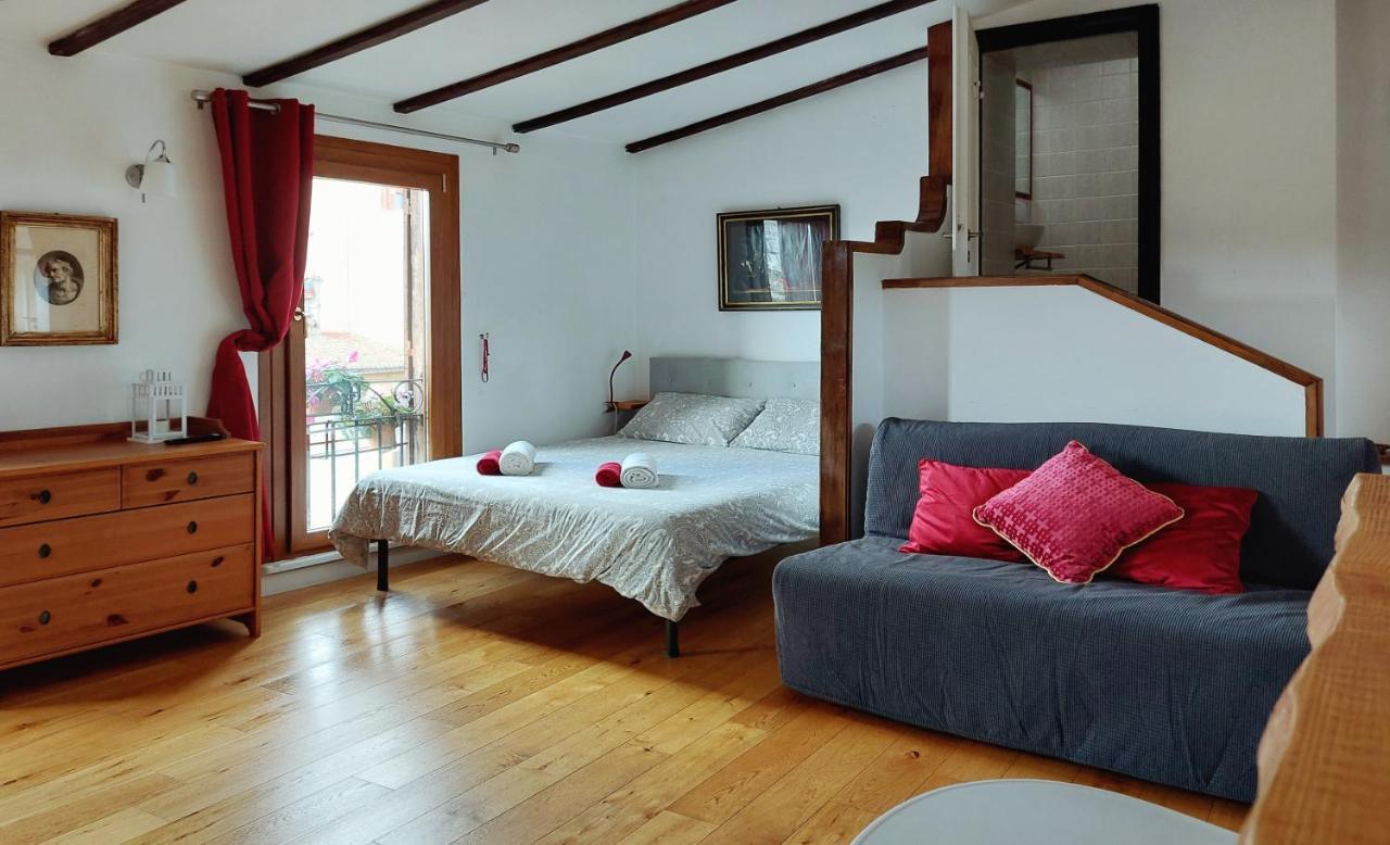 Mattia'S Penthouse - View Over Trastevere Roofs — Photos 3